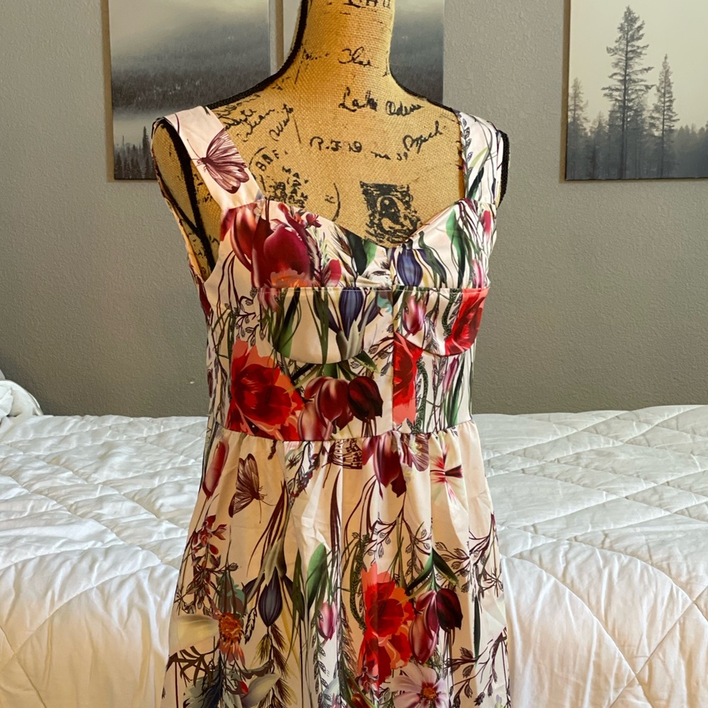 Sleeveless sweetheart Floral Dress